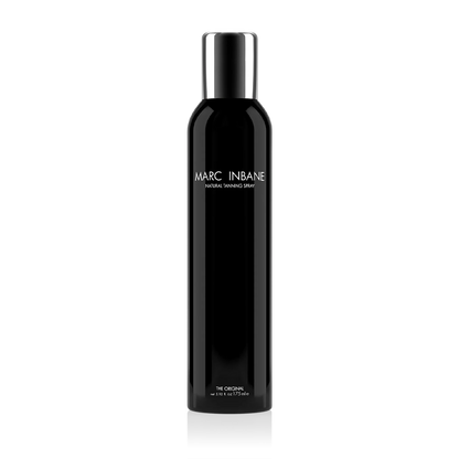 Frilagd produktbild av Marc Inbane Natural Tanning Spray i elegant svart flaska med silverdetaljer.